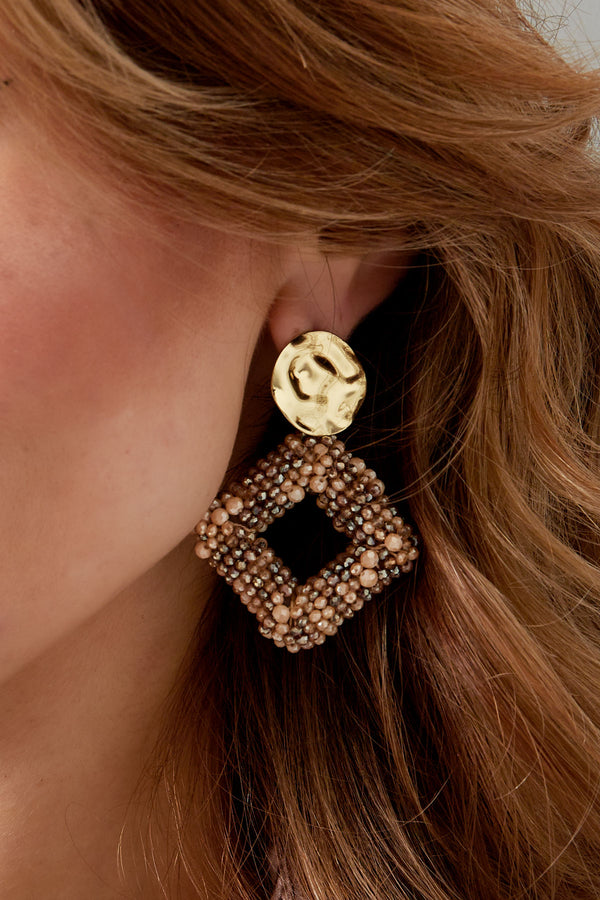Earrings beaded square