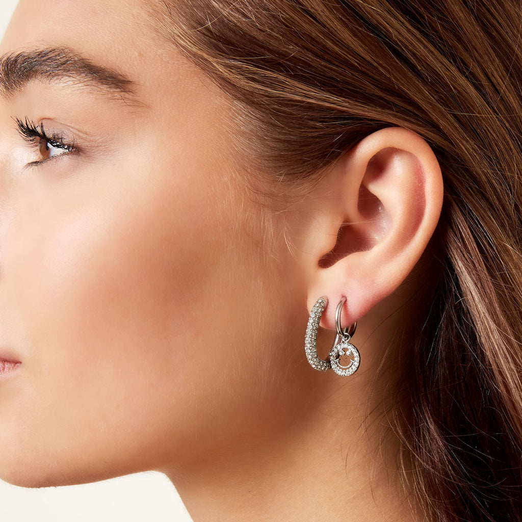 Oval earrings sparkle