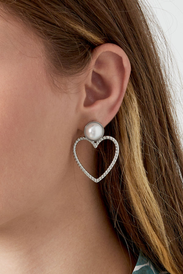 Heart earrings with pearl