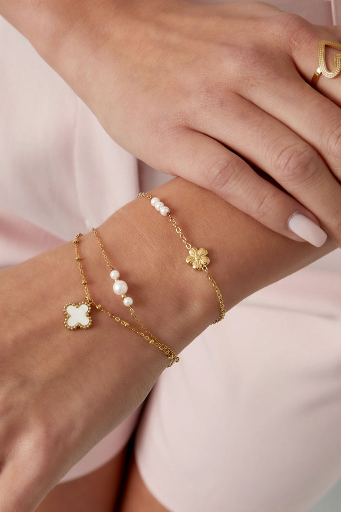 Bracelet flower with pearls