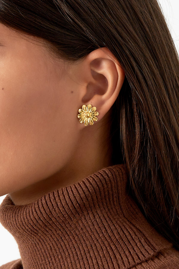 Stud earrings blossom dot