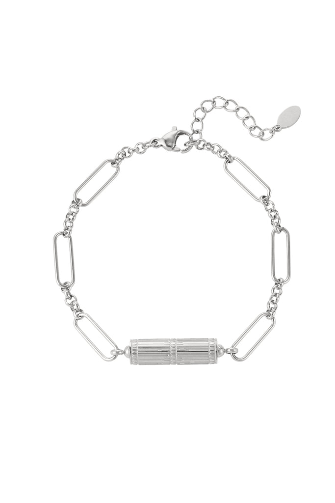 Plain chain bracelet charm
