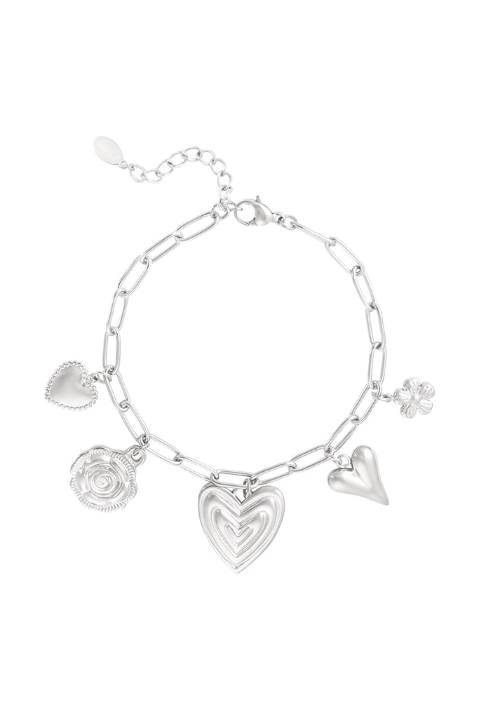 Bracelet floating heart charms