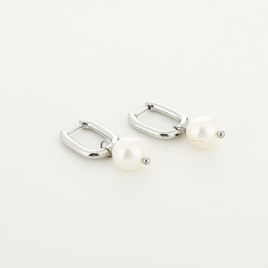 Rectangle earrings pearl