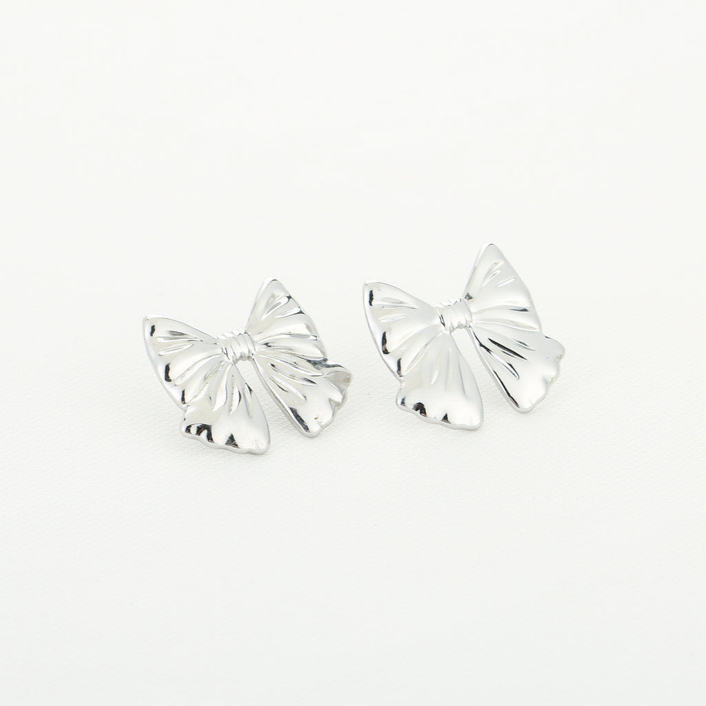 Stud earrings bow