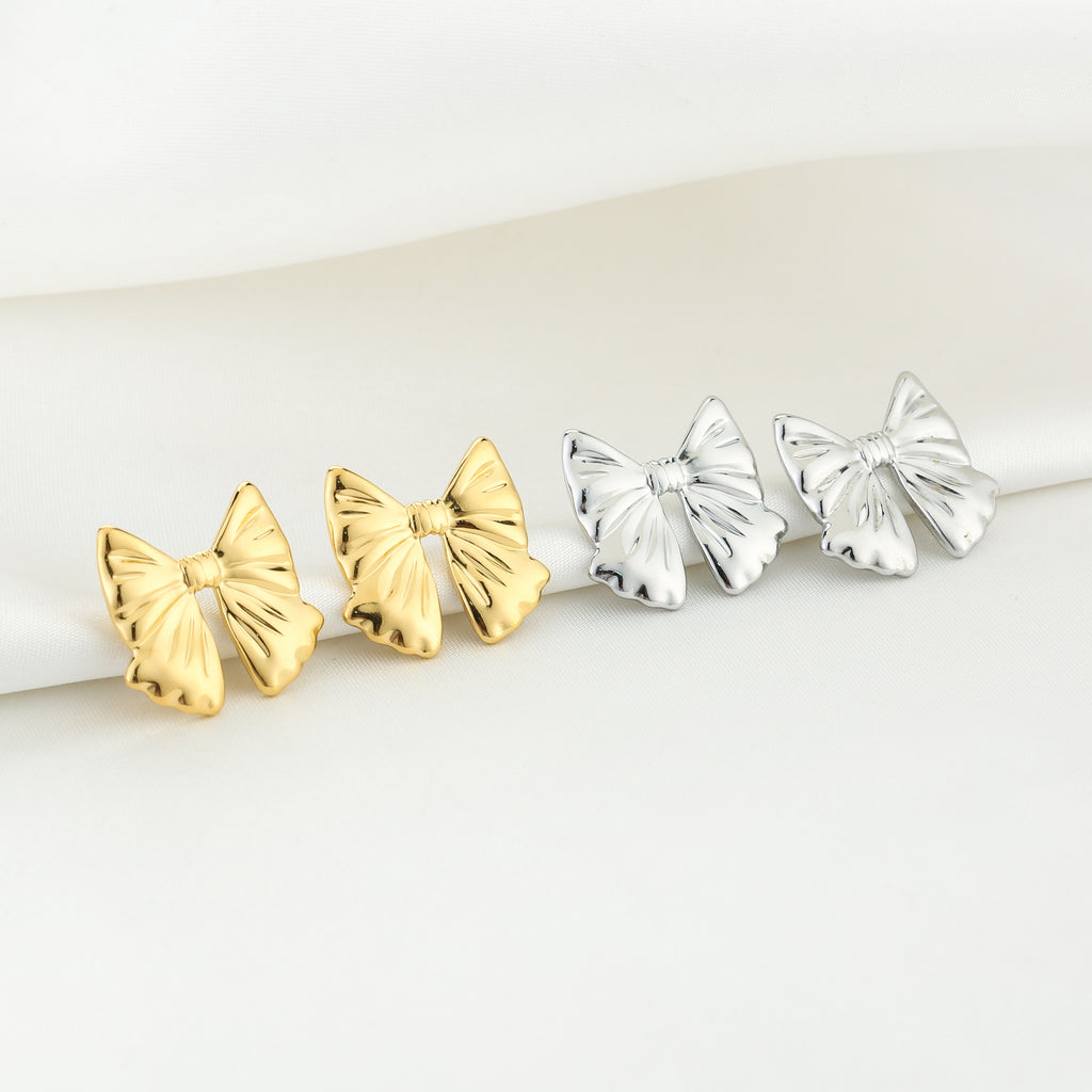 Stud earrings bow