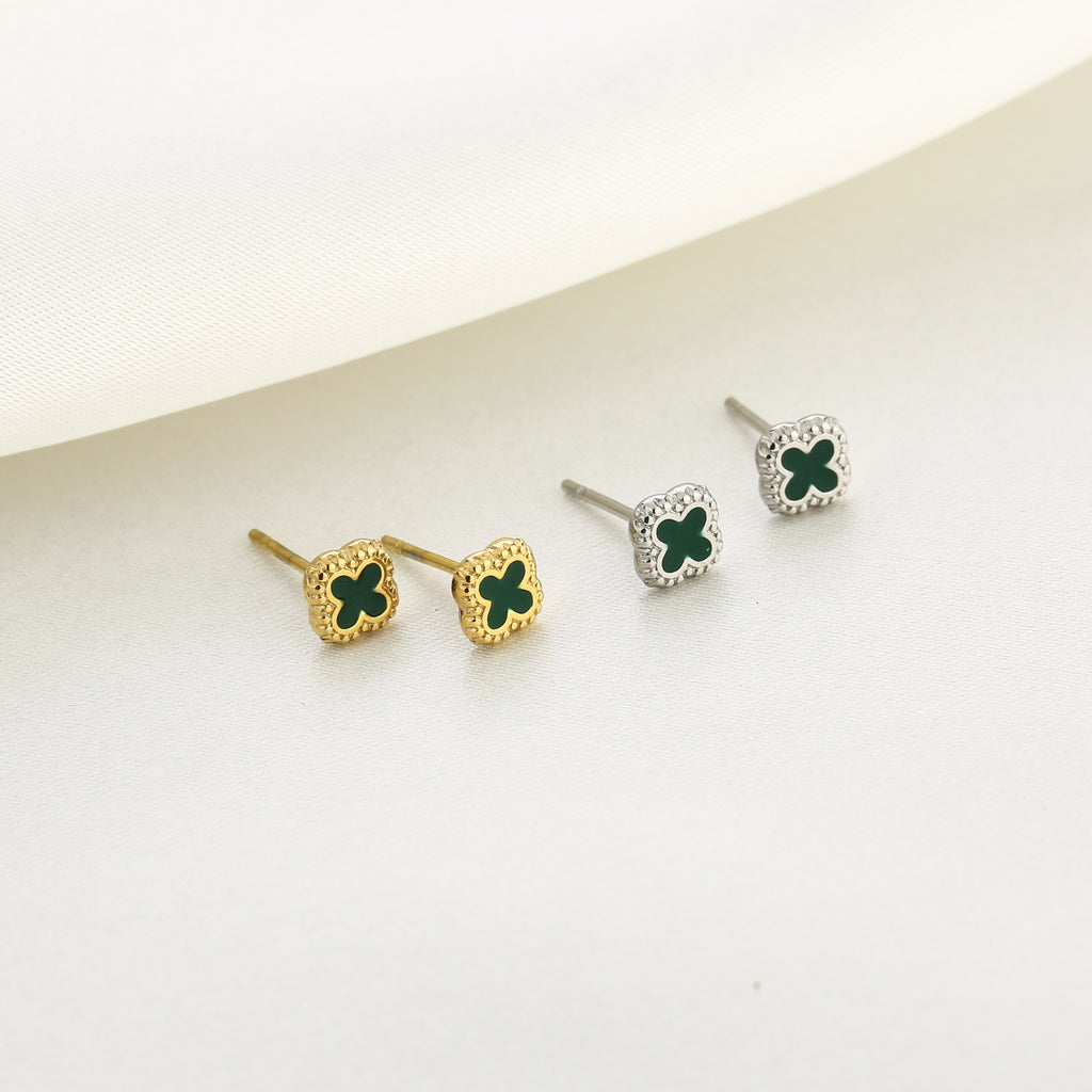 Stud earrings clover green