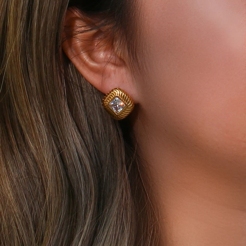 Stud earrings textured